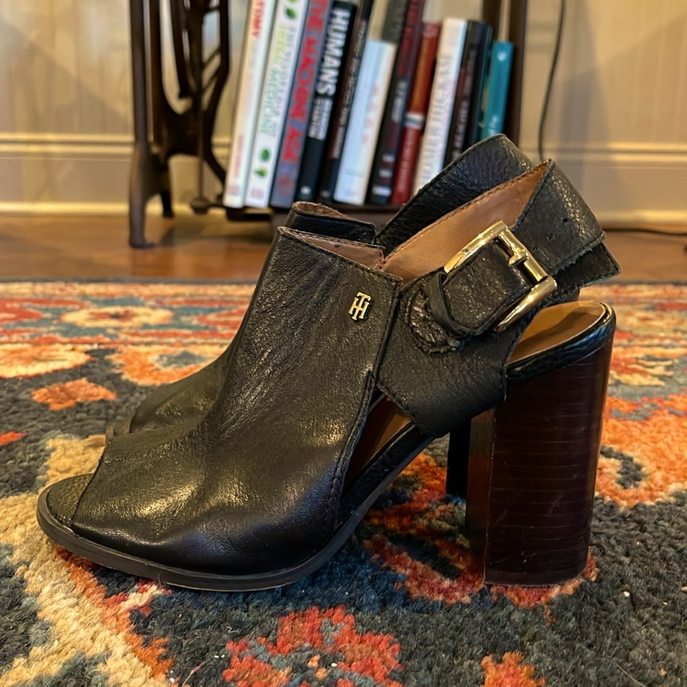 Tommy Hilfiger Sz 6 Black Leather